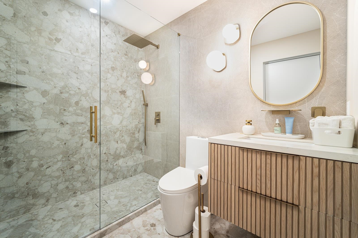 Swimming Pool Photo of 1031 Jay Crescent, Squamish, BC