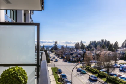 Backyard Photo of 416 1526 Finlay Street, White Rock, BC