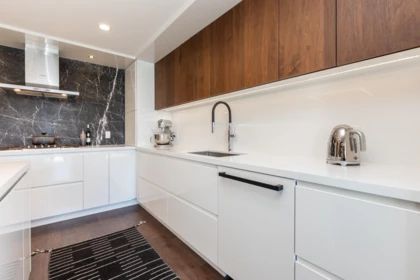 Kitchen Island Photo of 416 1526 Finlay Street, White Rock, BC