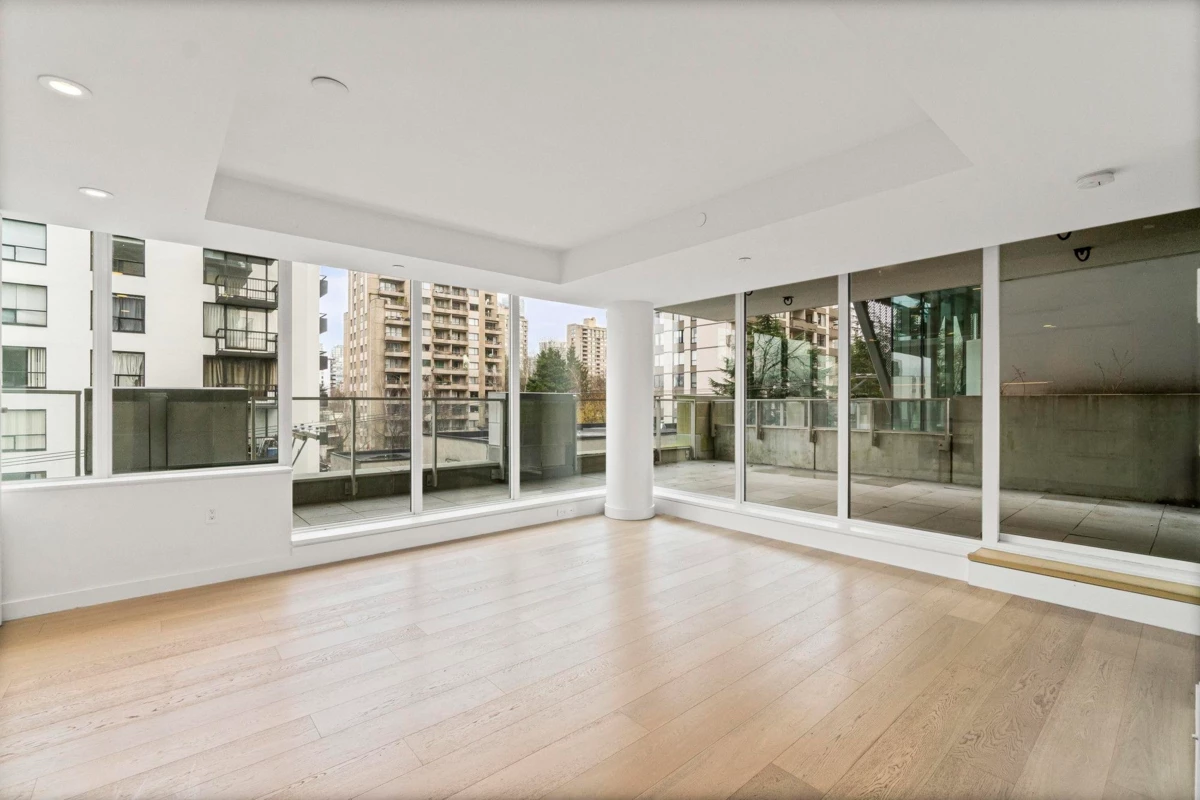 Dining Area Photo of 505 1180 Broughton Street, Vancouver, BC
