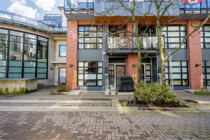Garden / Landscaping Photo of 2751 Spring Street, Port Moody, BC