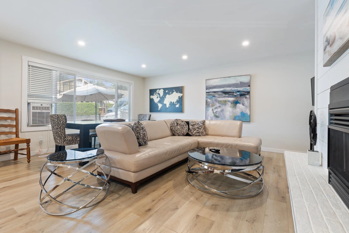 Family Room Photo of 395 Alder Street, Cultus Lake, BC