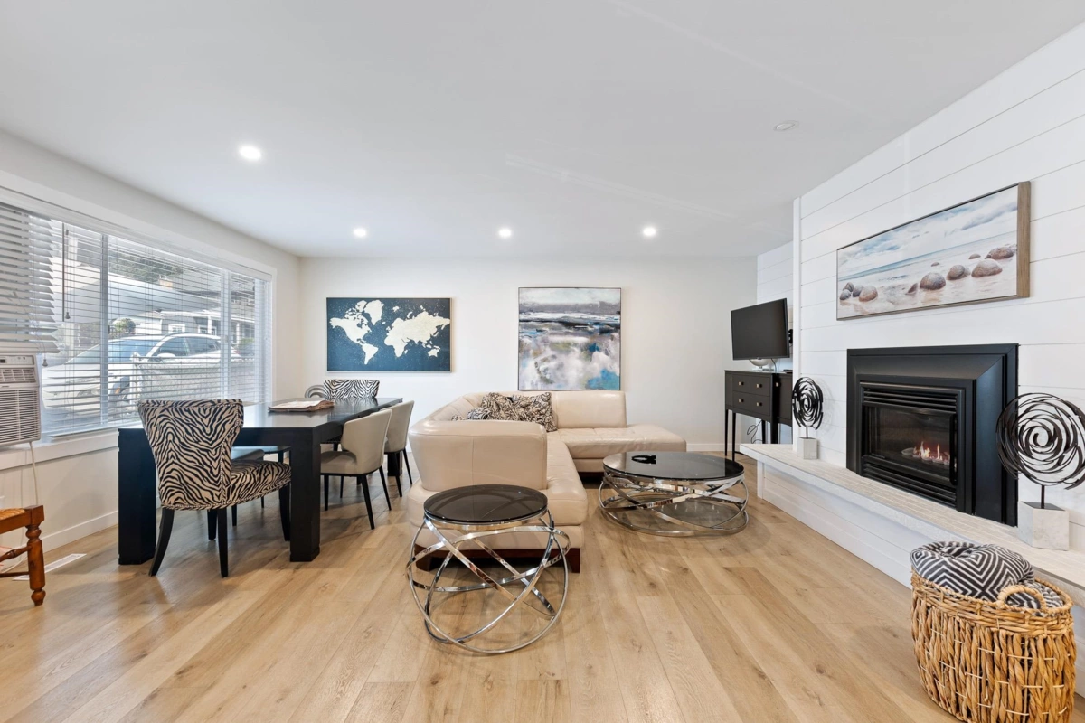 Living Room Photo of 395 Alder Street, Cultus Lake, BC