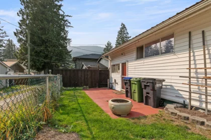 Front Yard Photo of 395 Alder Street, Cultus Lake, BC