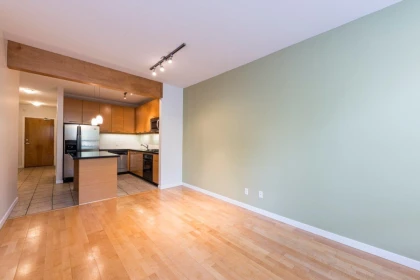 208 560 Raven Woods Drive, North Vancouver, BC, North Vancouver — Apartment/Condo for sale