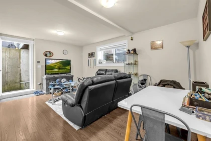 Laundry Room Photo of 21037 77 Avenue, Langley, BC
