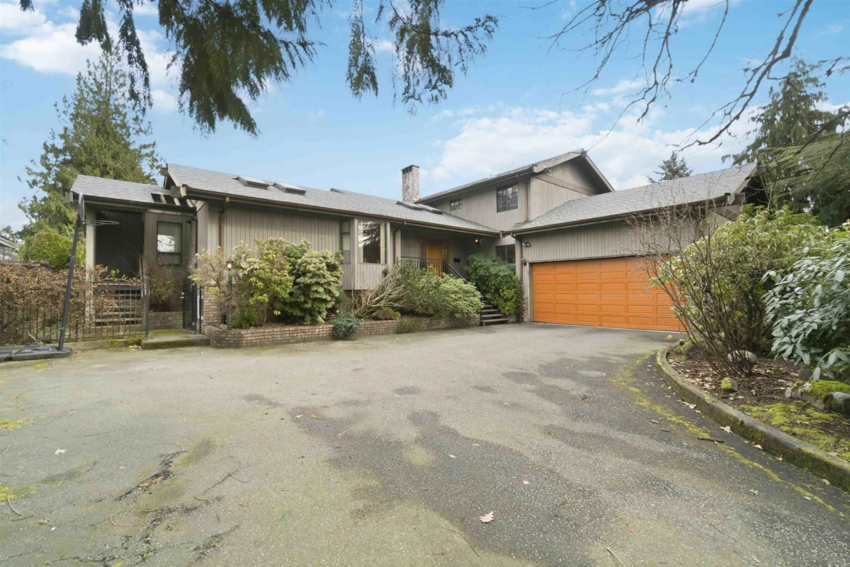 Exterior Front Photo of 5541 Gilpin Street, Burnaby, BC