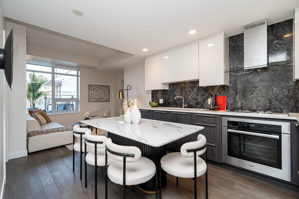 Dining Area Photo of 217 5033 Cambie Street, Vancouver, BC