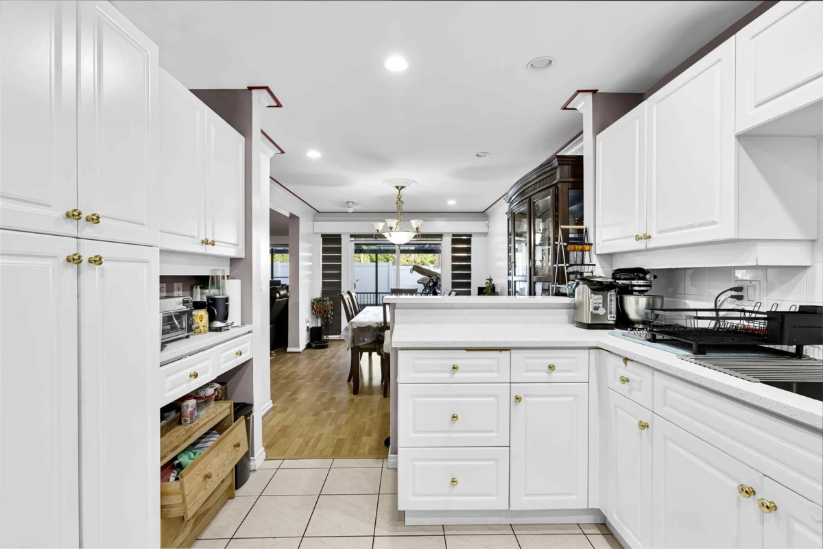 Dining Area Photo of 59 13918 58 Avenue, Surrey, BC