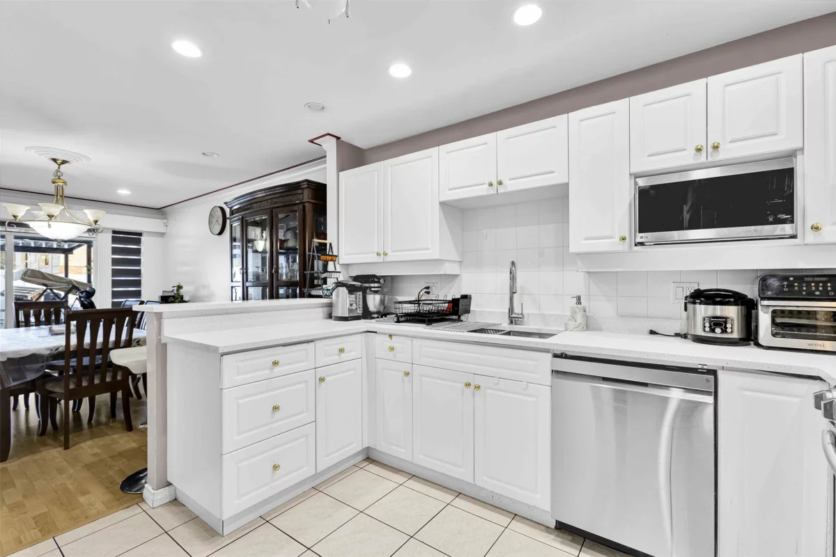 Family Room Photo of 59 13918 58 Avenue, Surrey, BC