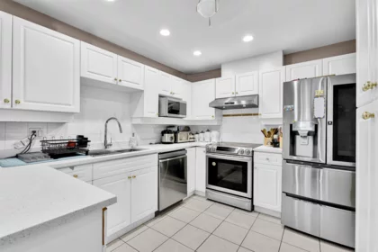 Kitchen Photo of 59 13918 58 Avenue, Surrey, BC