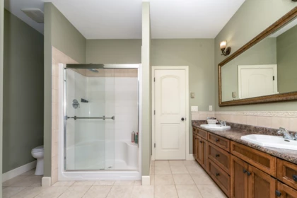 Entry Foyer Photo of 41525 Bovington Road, Mission, BC