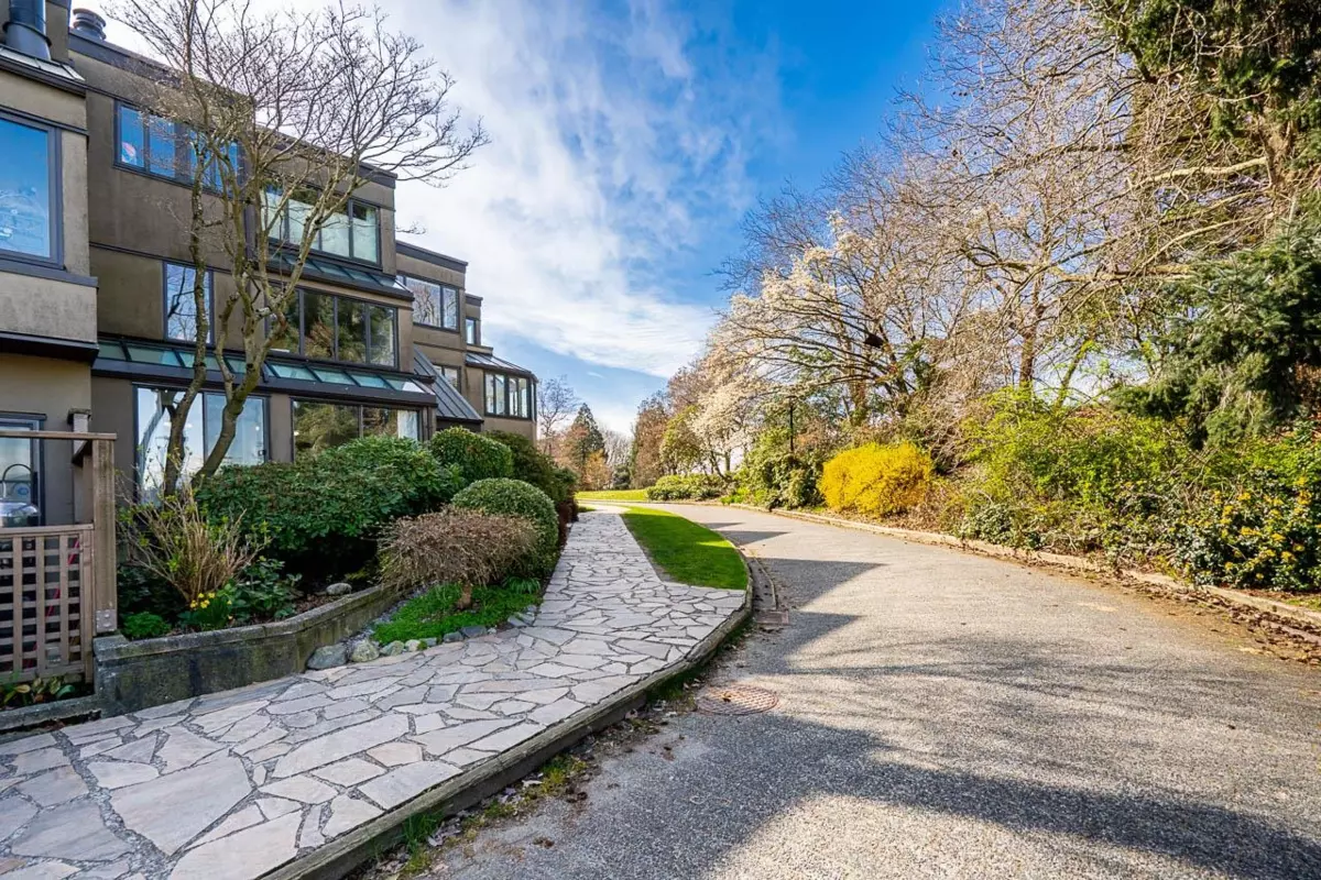 Exterior Rear Photo of 836 Millbank, Vancouver, BC