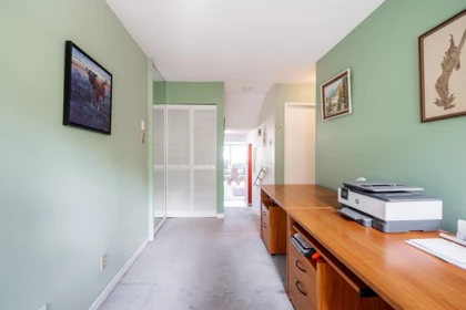 Entry Foyer Photo of 836 Millbank, Vancouver, BC