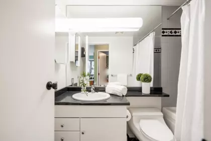 Laundry Room Photo of 836 Millbank, Vancouver, BC