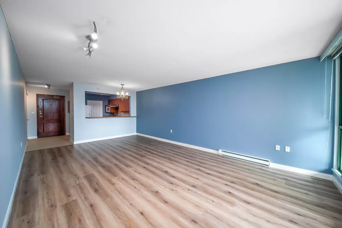 Family Room Photo of 1011 7380 Elmbridge Way, Richmond, BC