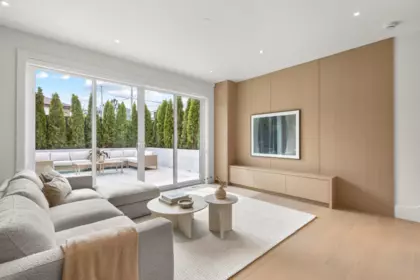 1 2425 Kitchener Street, Vancouver, BC, Vancouver — Half Duplex for sale
