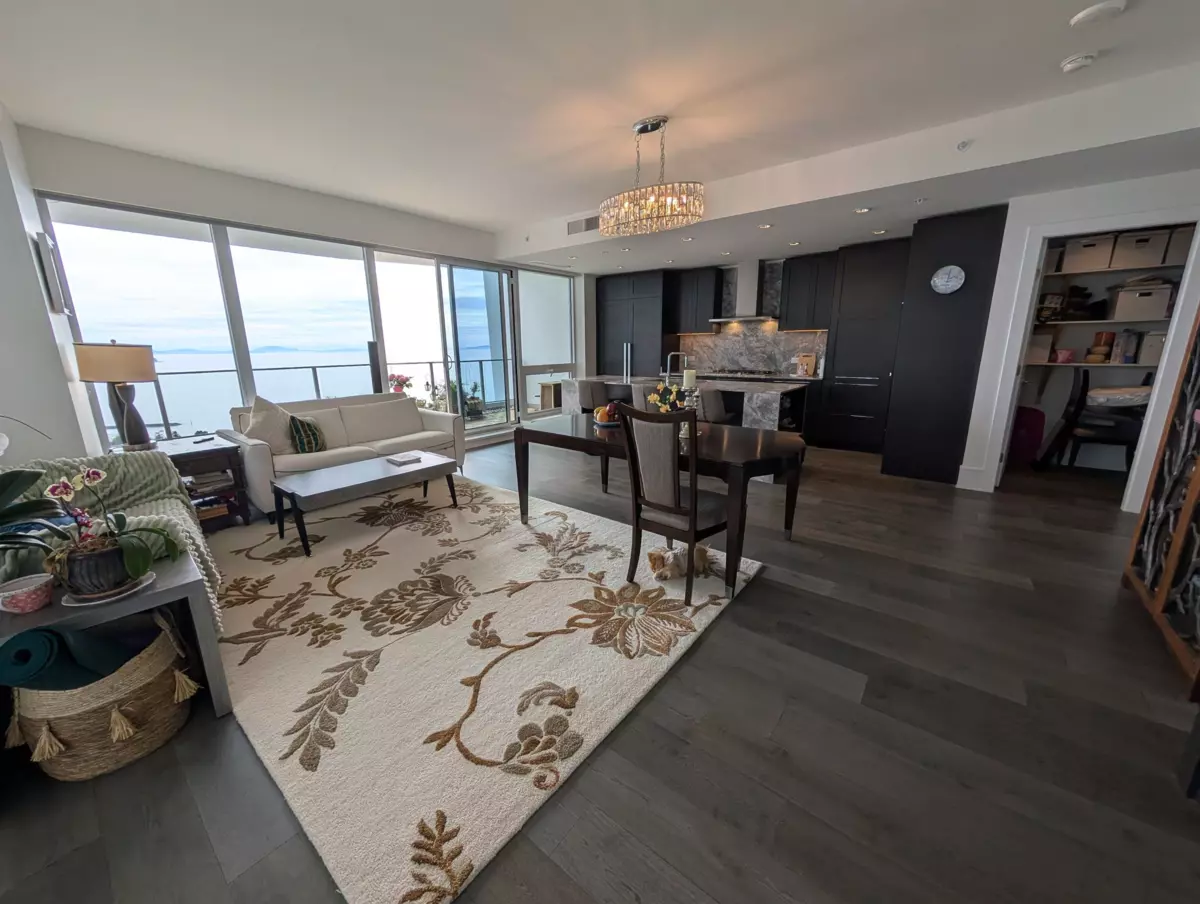 Living Room Photo of 1905 1500 Martin Street, White Rock, BC
