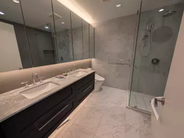 Powder Room Photo of 1905 1500 Martin Street, White Rock, BC