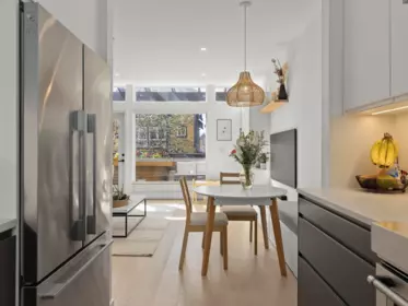 1065 E Pender Street, Vancouver, BC, Vancouver — Townhouse for sale