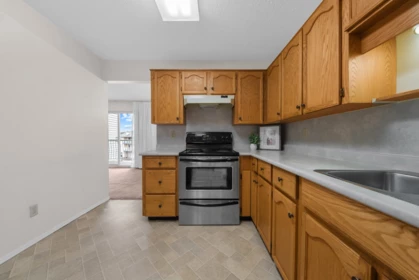 Walk-In Closet Photo of 217 31850 Union Avenue, Abbotsford, BC