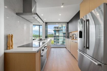 Kitchen Island Photo of 1001 1888 Alberni Street, Vancouver, BC