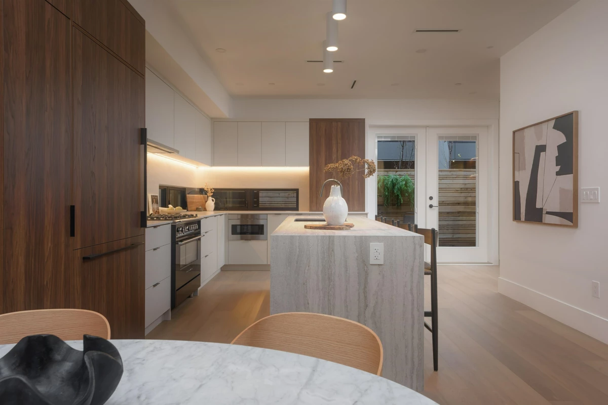 Family Room Photo of 1 275 W 17th Avenue, Vancouver, BC