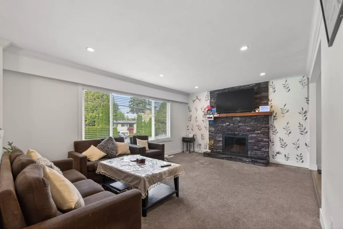 Family Room Photo of 2924 Old Clayburn Road, Abbotsford, BC