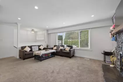 2924 Old Clayburn Road, Abbotsford, BC, Abbotsford — Single Family Residence for sale