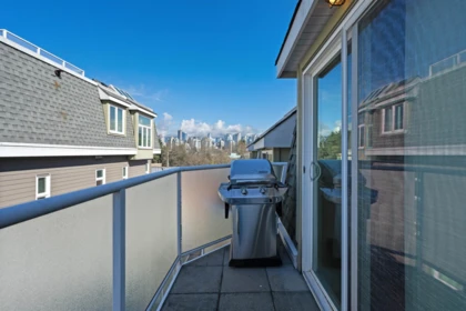 Garden / Landscaping Photo of 2251 Heather Street, Vancouver, BC