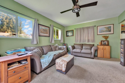 Laundry Room Photo of 11750 195a Street, Pitt Meadows, BC