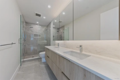 Powder Room Photo of 603 423 6th Street, West Vancouver, BC