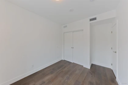 Walk-In Closet Photo of 603 423 6th Street, West Vancouver, BC