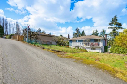 Backyard Photo of 11236 135 Street, Surrey, BC