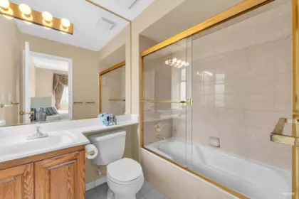 Powder Room Photo of 4418 Osler Street, Vancouver, BC