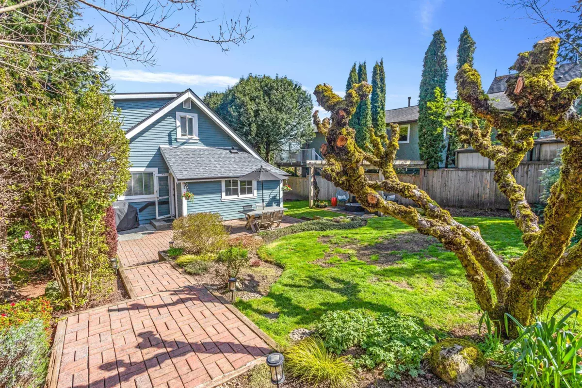Family Room Photo of 505 Garfield Street, New Westminster, BC