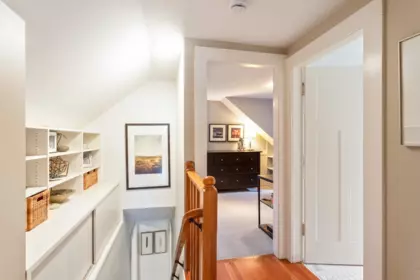 Entry Foyer Photo of 505 Garfield Street, New Westminster, BC