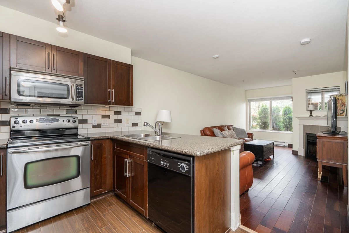 Dining Area Photo of 114 2468 Atkins Avenue, Port Coquitlam, BC