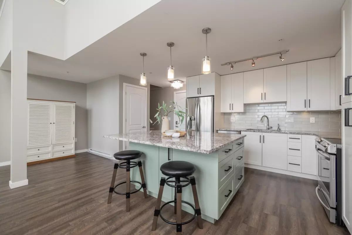 Dining Area Photo of 415 6490 194 Street, Surrey, BC
