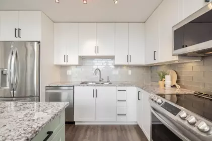 Kitchen Photo of 415 6490 194 Street, Surrey, BC