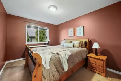 Laundry Room Photo of 19066 63b Avenue, Surrey, BC