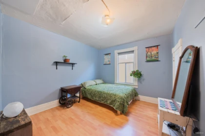 Walk-In Closet Photo of 655 E Pender Street, Vancouver, BC