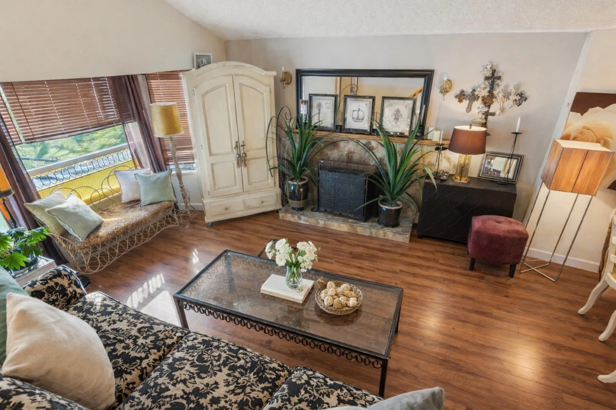 Living Room Photo of 875 Porteau Place, North Vancouver, BC
