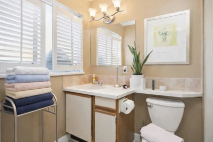 Laundry Room Photo of 875 Porteau Place, North Vancouver, BC