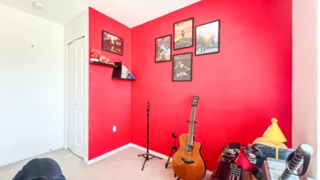Guest Bathroom Photo of 1 15487 99a Avenue, Surrey, BC