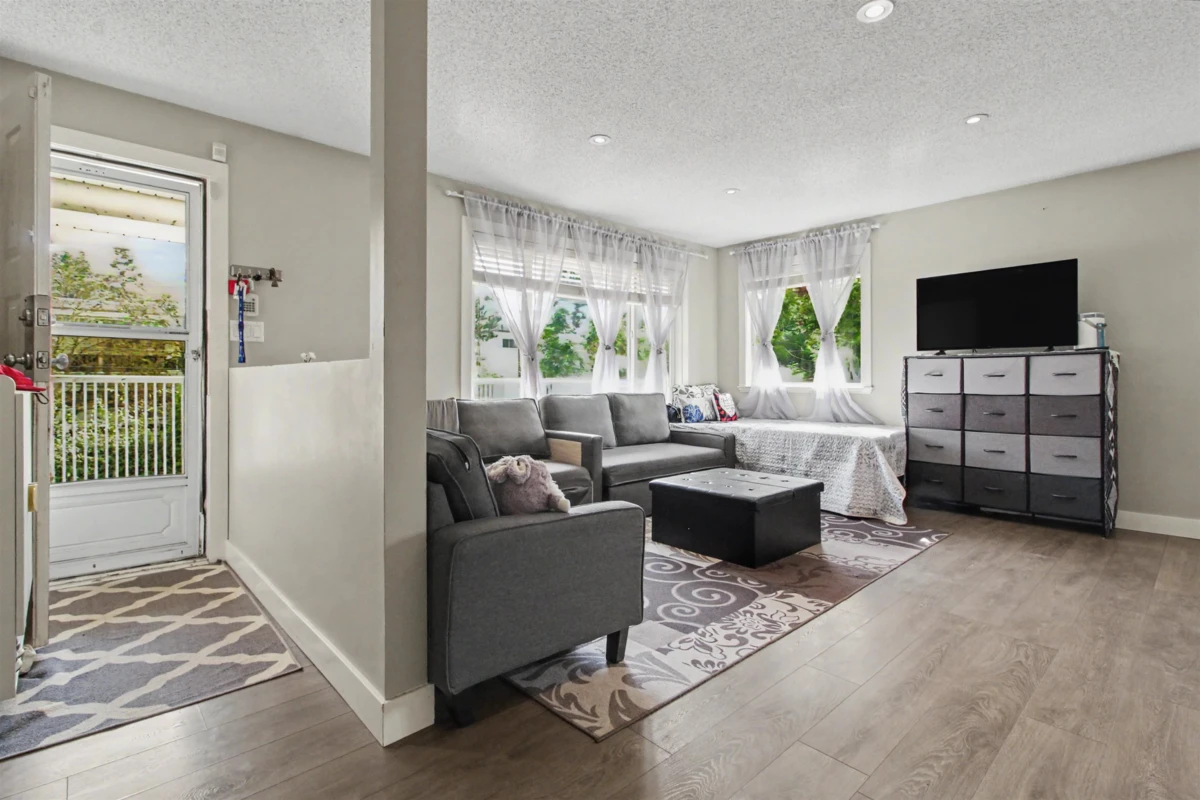 Living Room Photo of 101 13915 72 Avenue, Surrey, BC