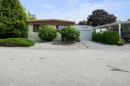 Kitchen Photo of 2184 Cumbria Drive, Surrey, BC