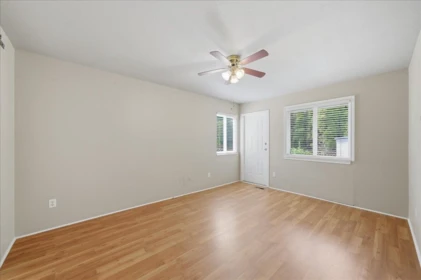 Laundry Room Photo of 11911 238b Street, Maple Ridge, BC