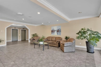 Hallway Photo of 804 15030 101 Avenue, Surrey, BC