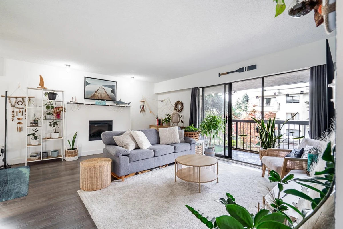 Family Room Photo of 207 1025 Cornwall Street, New Westminster, BC